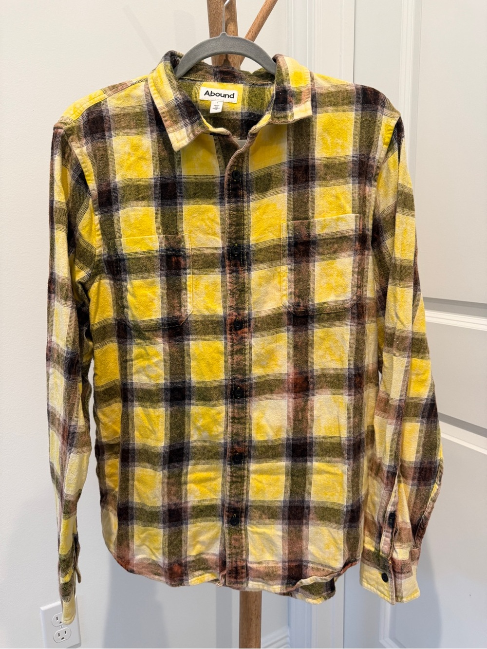Abound Yellow and Brown Plaid Long-Sleeve Button-Down Shirt